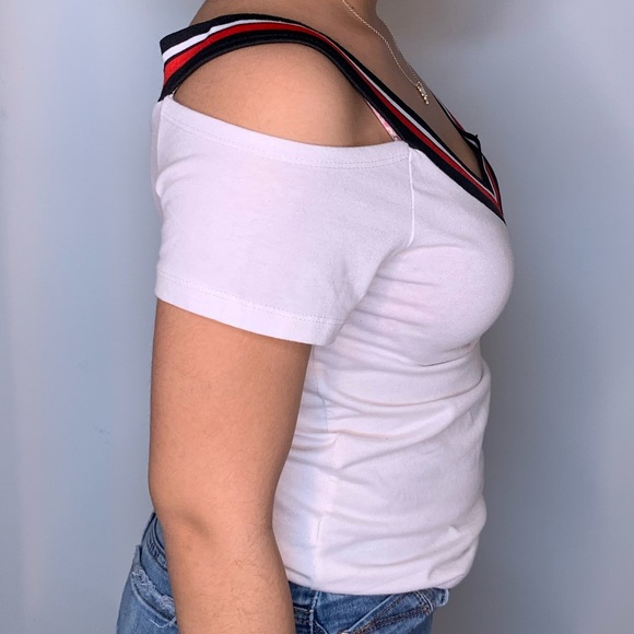 V-Neck Top ✨ - Picture 4 of 4